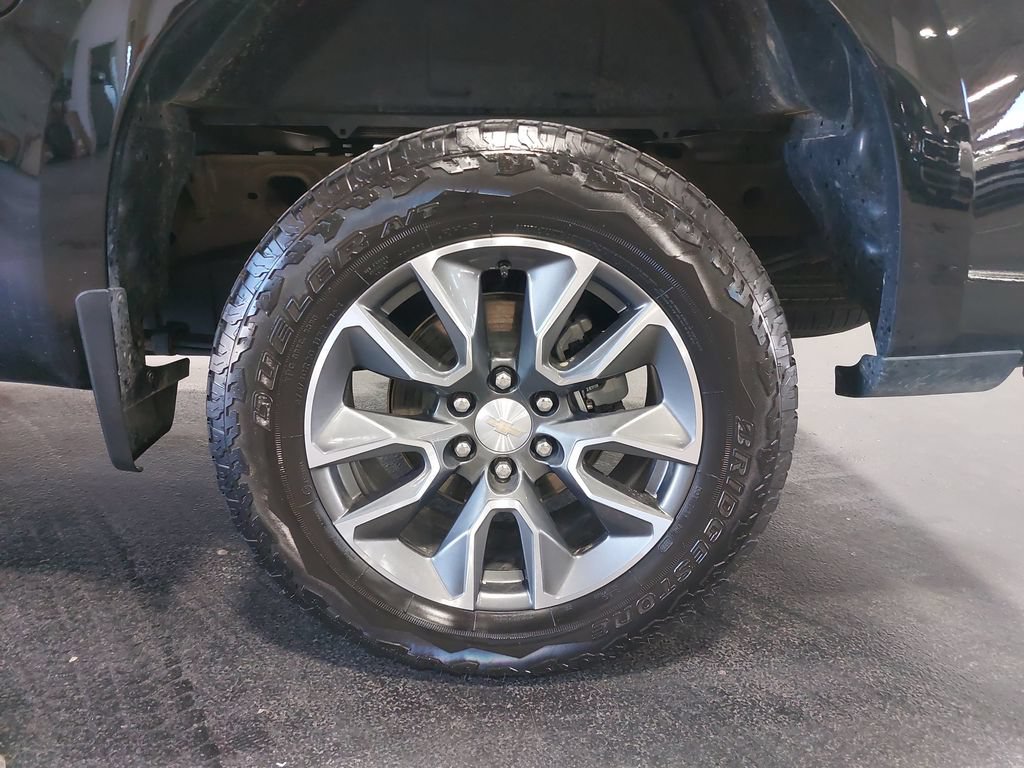Used 2023 Chevrolet Silverado 1500 LT AWD/4WD image 33