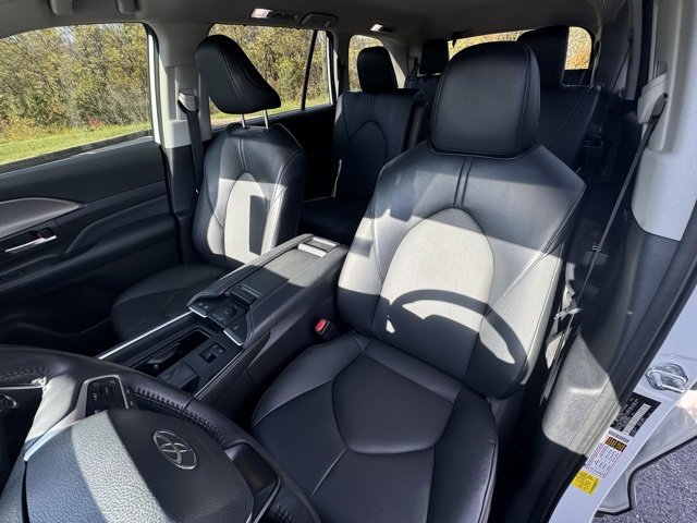Certified 2024 Toyota Grand Highlander XLE image 12