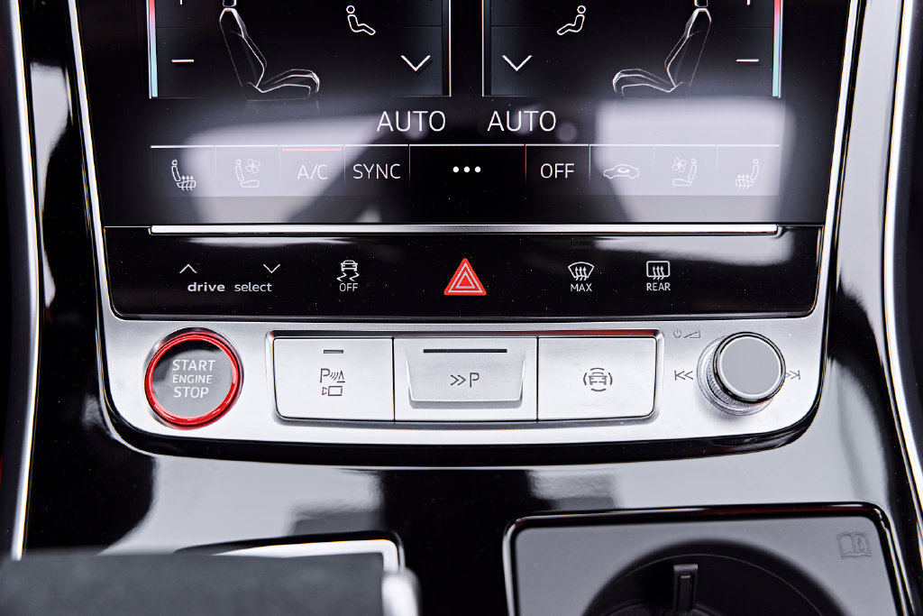 Used 2026 Audi RS Q8 performance AWD/4WD image 93