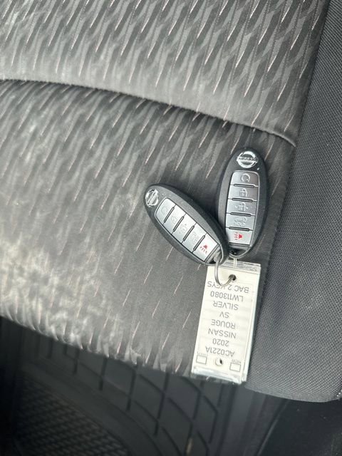 Used 2020 Nissan Rogue SV image 32