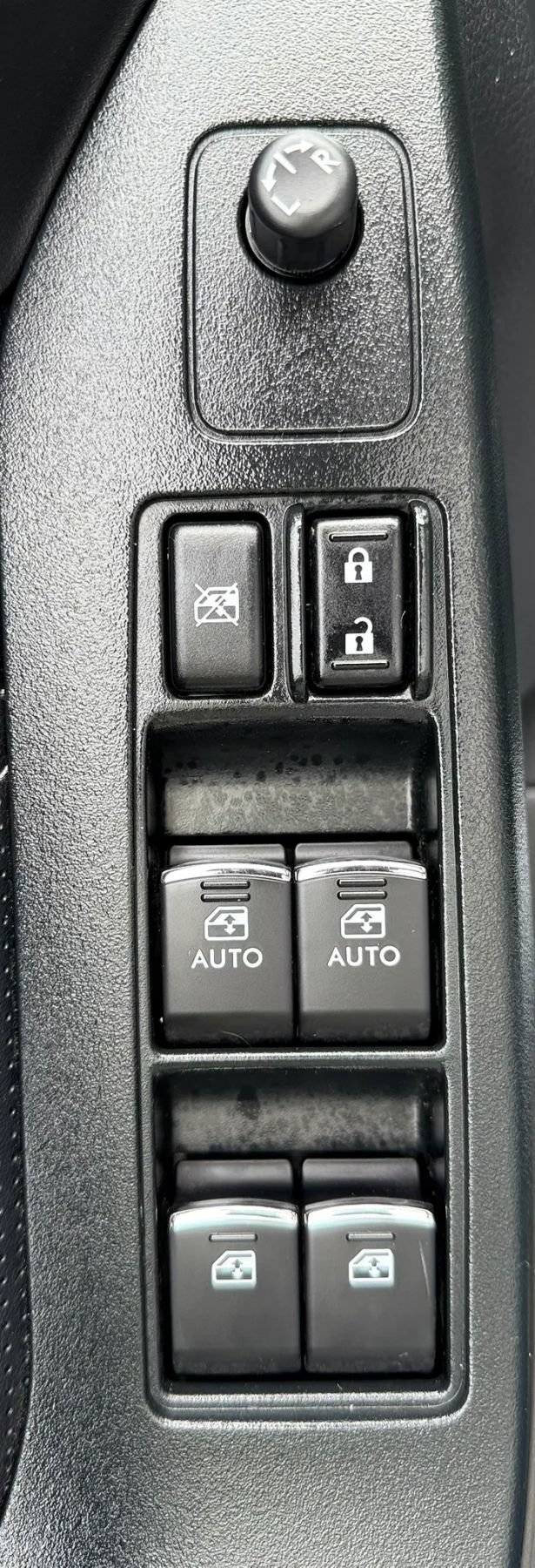 Used 2017 Subaru Forester 2.5i Touring AWD/4WD image 24