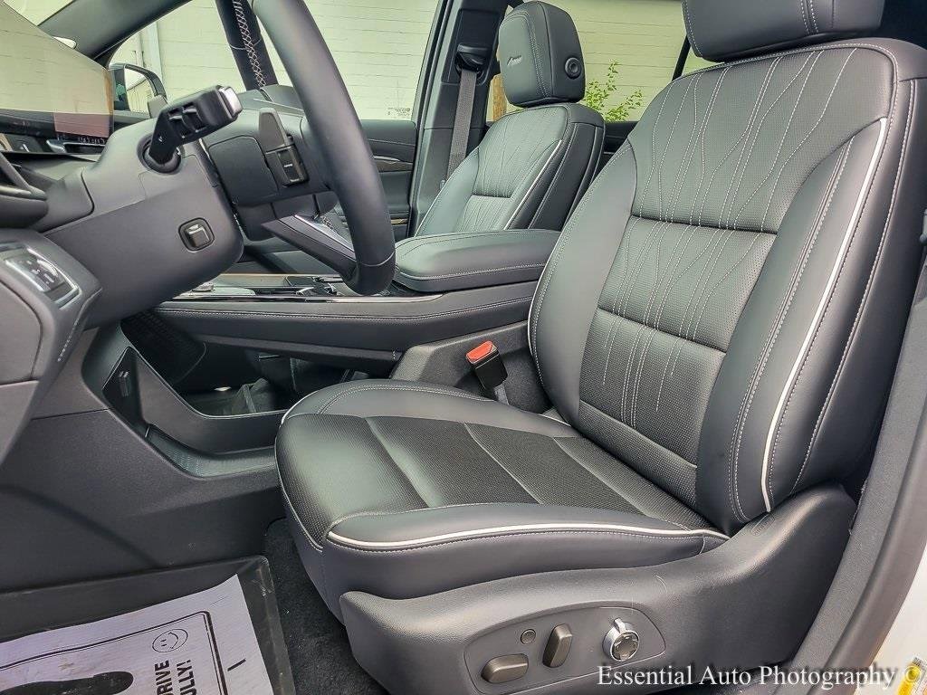 Used 2025 Buick Enclave Avenir w/ Super Cruise Package image 9