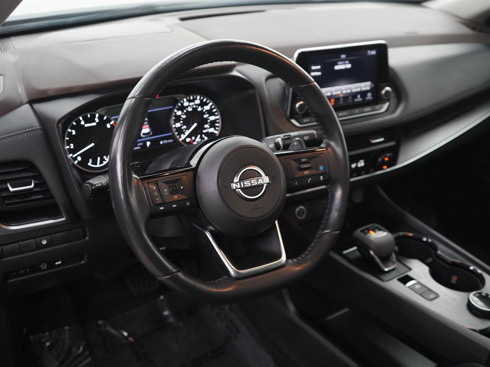 Used 2023 Nissan Rogue SV w/ SV Premium B Package AWD/4WD image 21