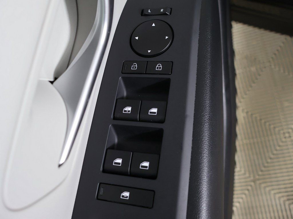 Certified 2025 Hyundai Tucson SE image 31