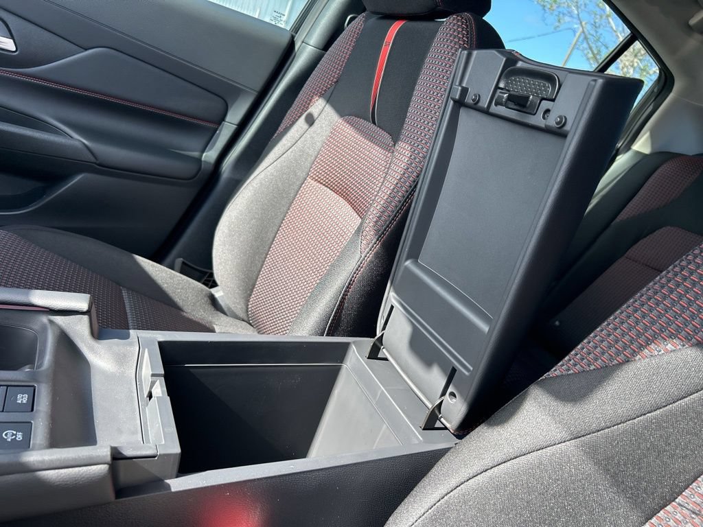 New 2026 Nissan Sentra SR w/ Floor Mat Package FWD image 37