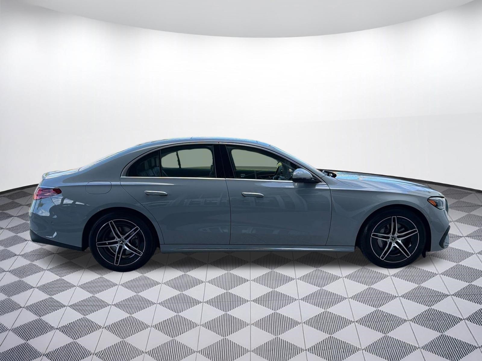 New 2026 Mercedes-Benz E 350 4MATIC Sedan image 8