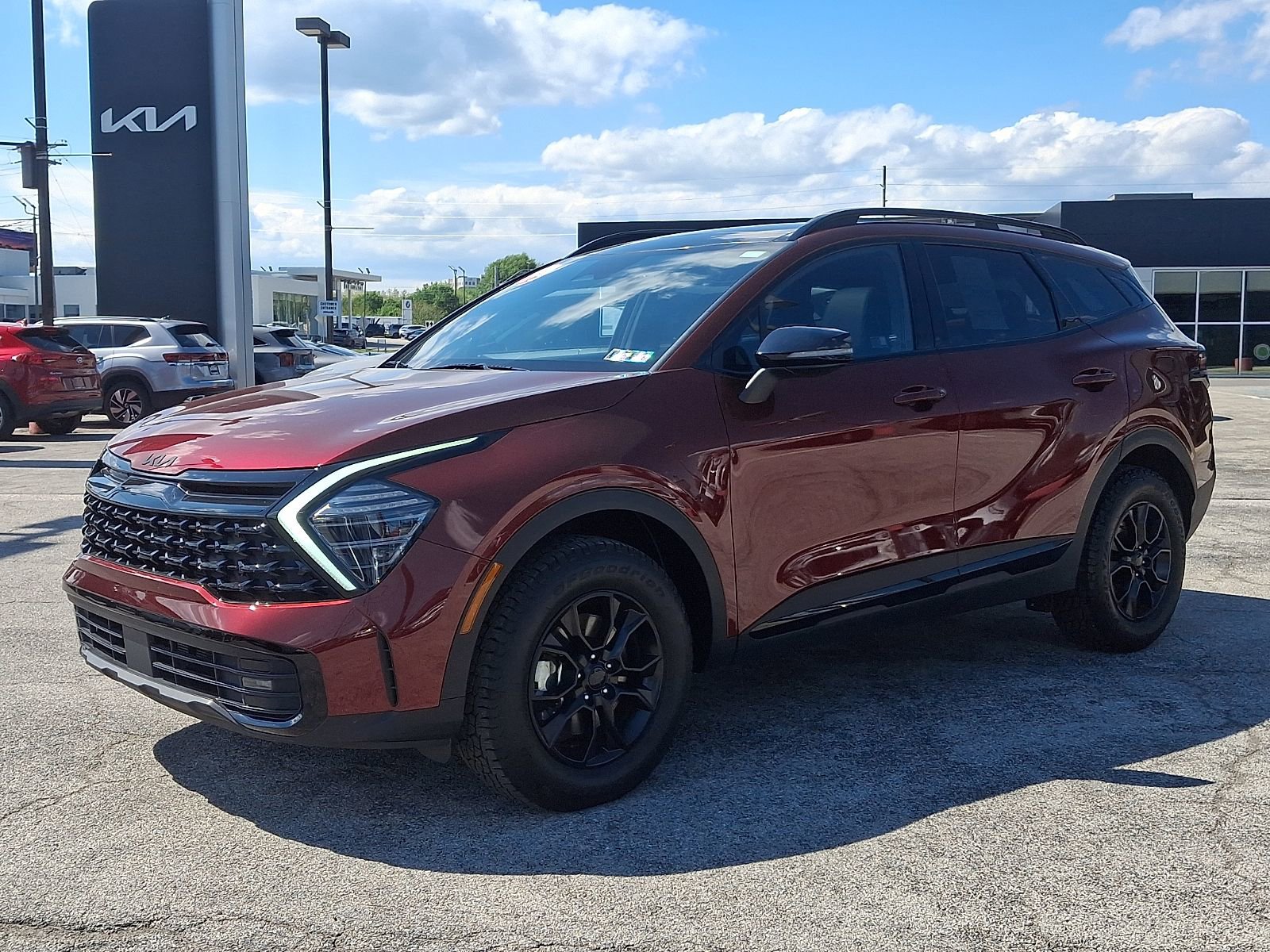 Used 2025 Kia Sportage X-Pro AWD/4WD image 3