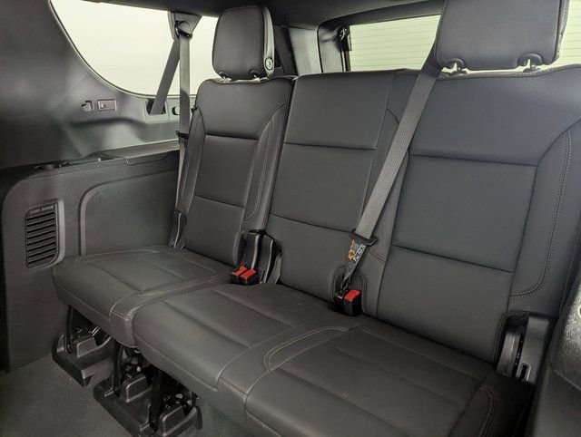 Used 2025 Chevrolet Suburban High Country w/ Sun And Tow Package AWD/4WD image 18