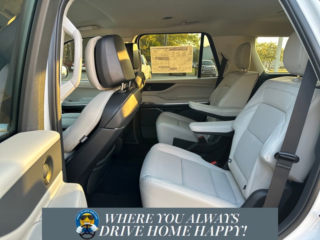 New 2026 Lincoln Navigator Premiere image 22