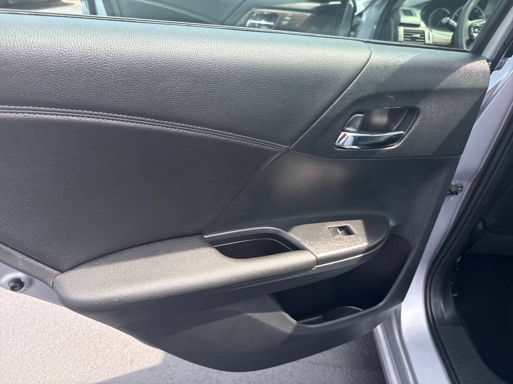 Used 2016 Honda Accord EX-L image 18
