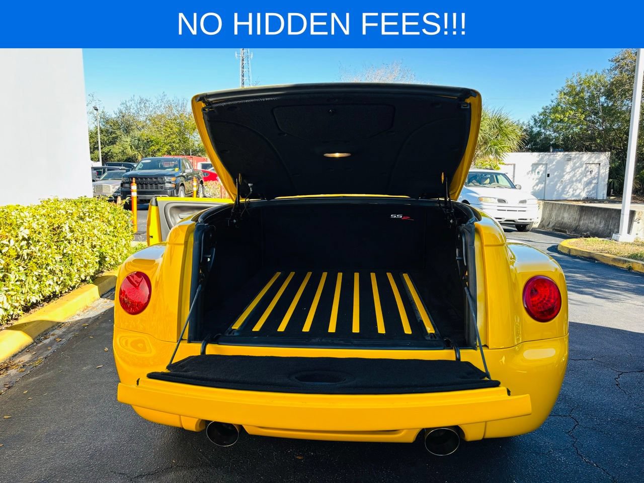 Used 2005 Chevrolet SSR w/ Preferred Equipment Group RWD image 36