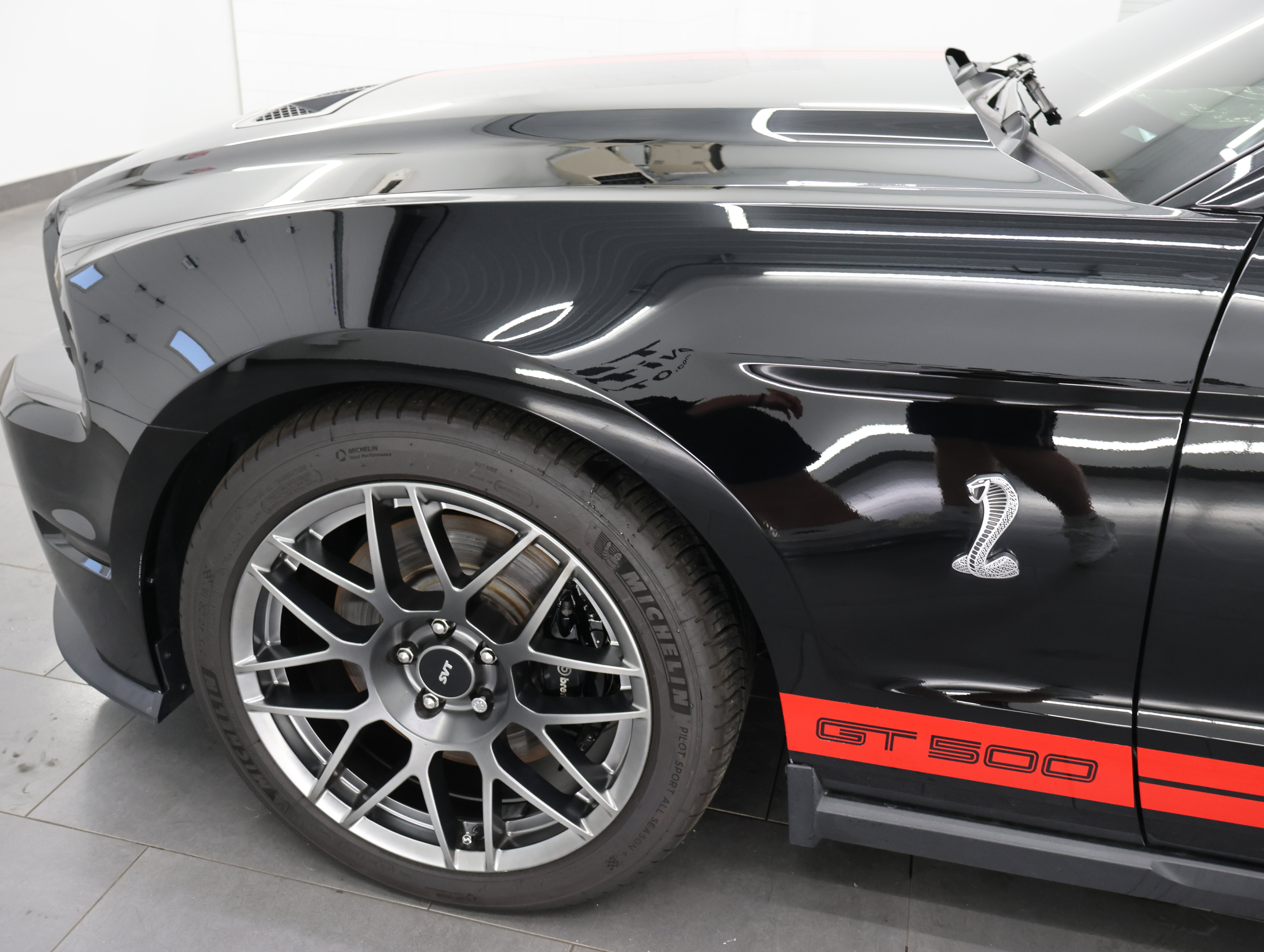 Used 2011 Ford Mustang Shelby GT500 w/ SVT Performance Pkg RWD image 43