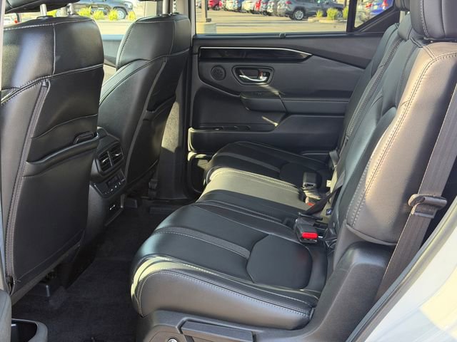 Used 2025 Honda Pilot EX-L image 18