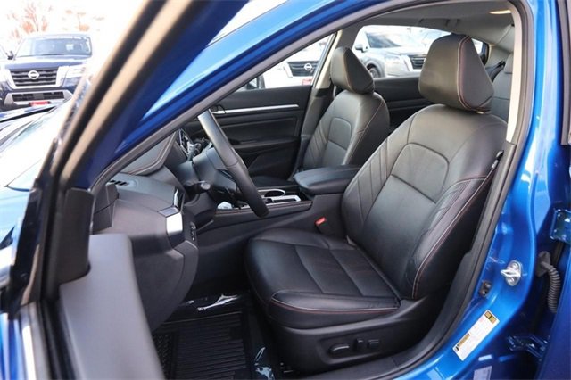 Certified 2025 Nissan Altima 2.5 SR w/ SR Premium Package image 9