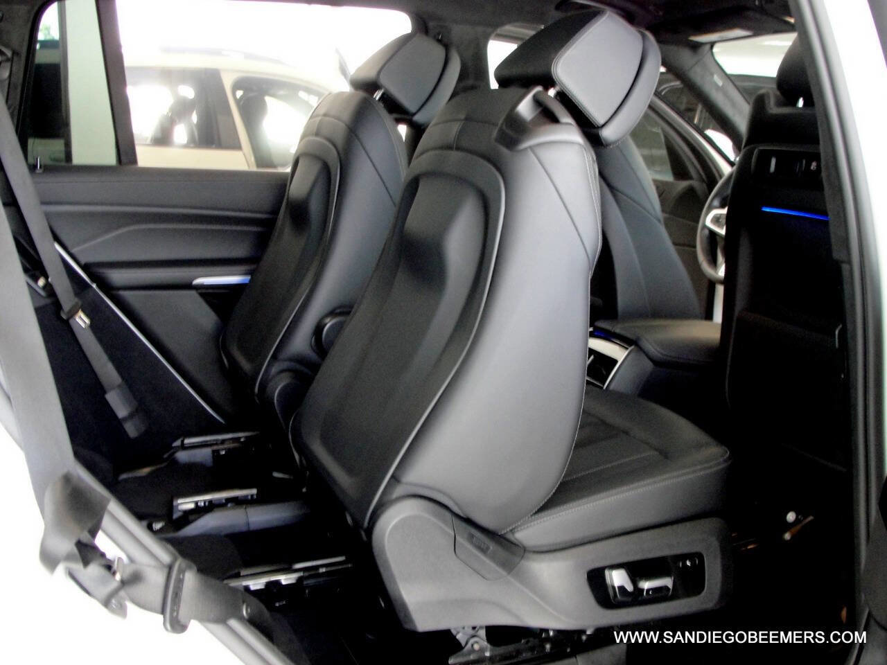 Used 2022 BMW X7 xDrive40i w/ M Sport Package image 47