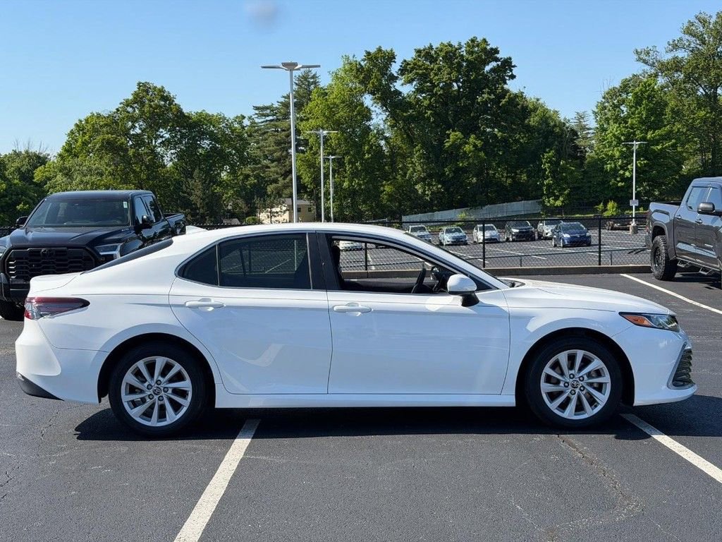 Used 2022 Toyota Camry LE FWD image 2