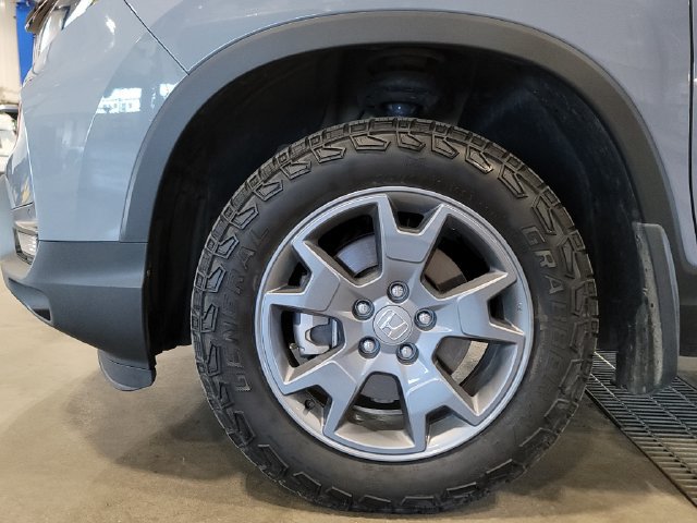 Used 2025 Honda Passport TrailSport image 16