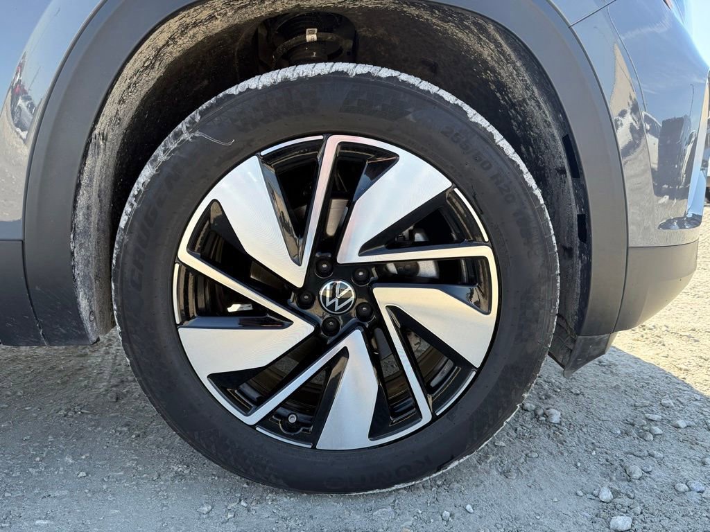 Used 2025 Volkswagen Atlas SEL image 17