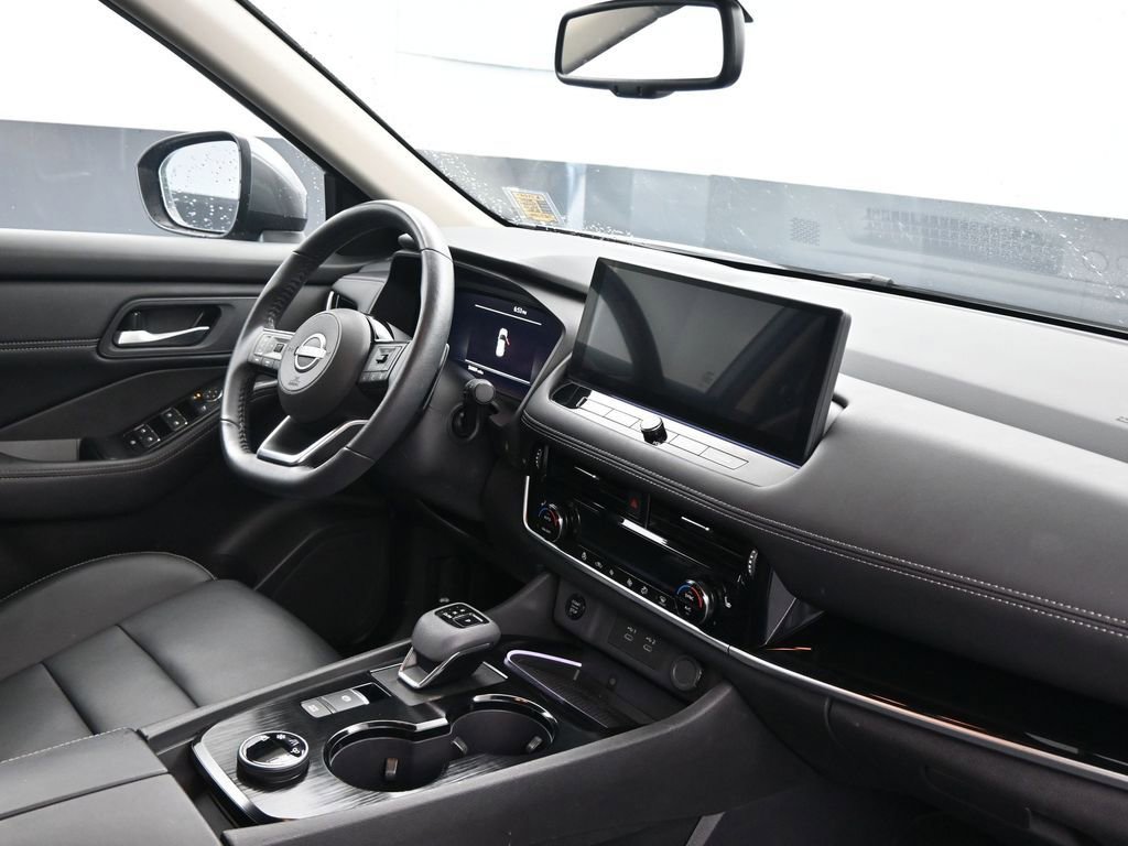 Used 2024 Nissan Rogue SL AWD/4WD image 12