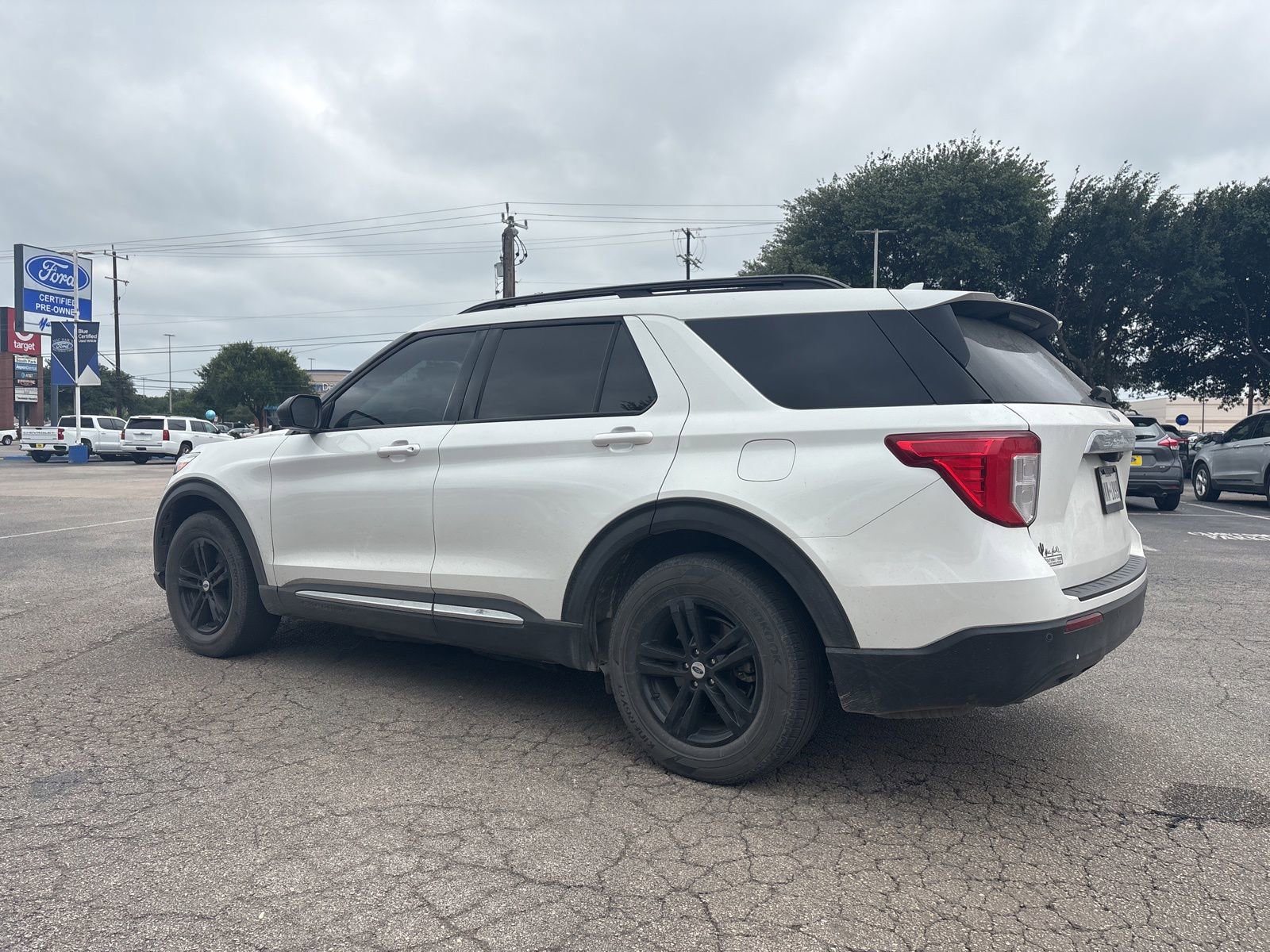 Used 2022 Ford Explorer XLT RWD image 4