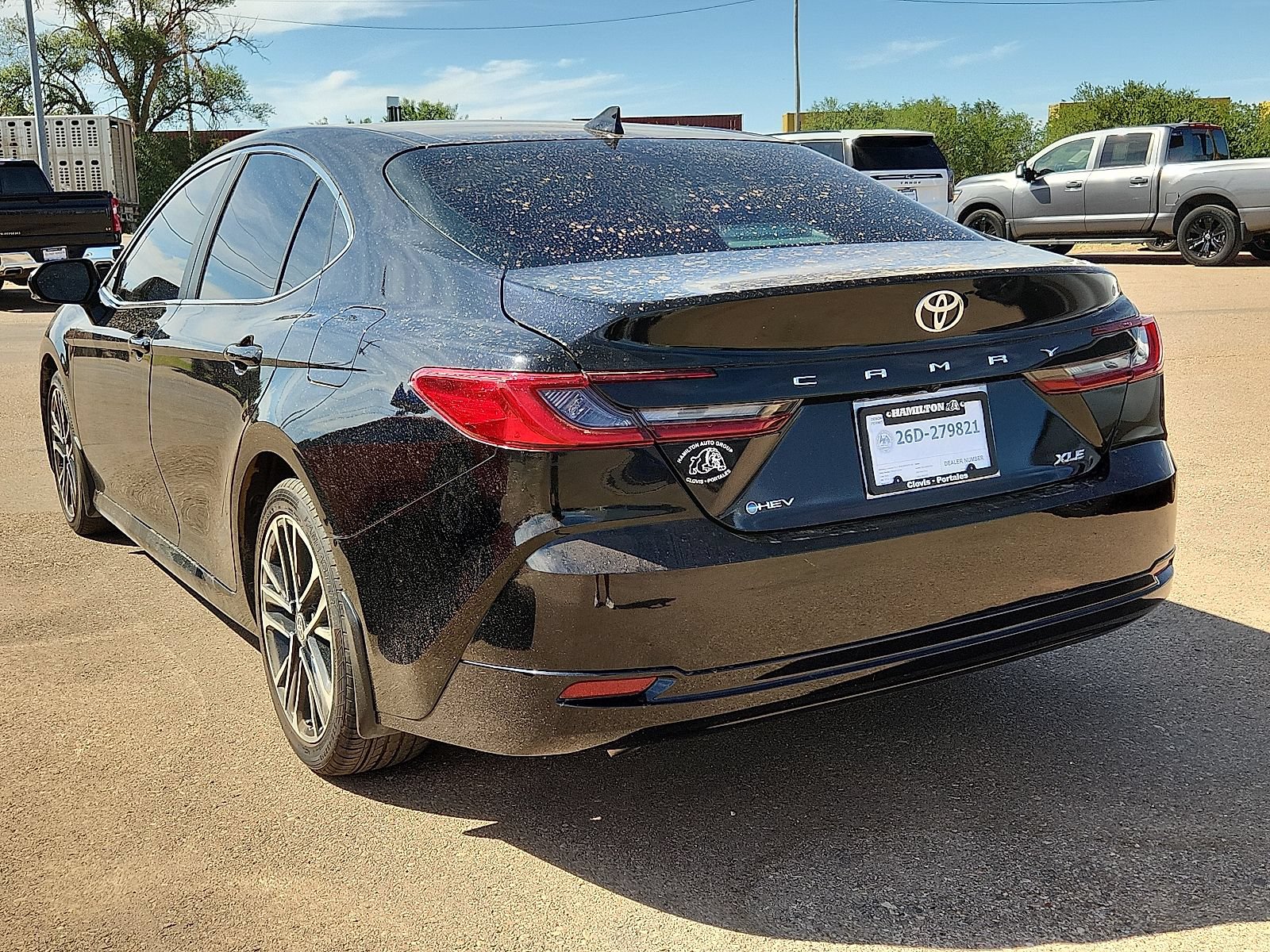 Used 2025 Toyota Camry XLE FWD image 2