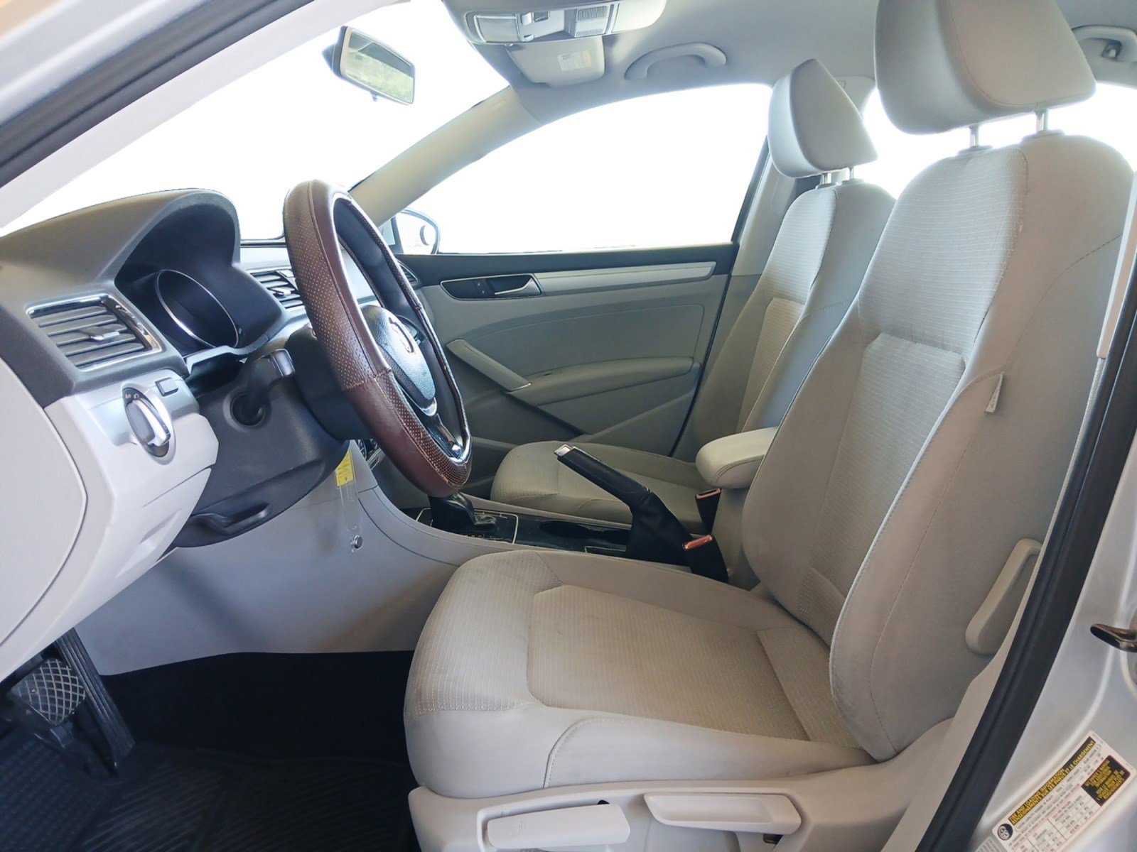 Used 2016 Volkswagen Passat 1.8T S w/ Lighting Package (P06) image 9