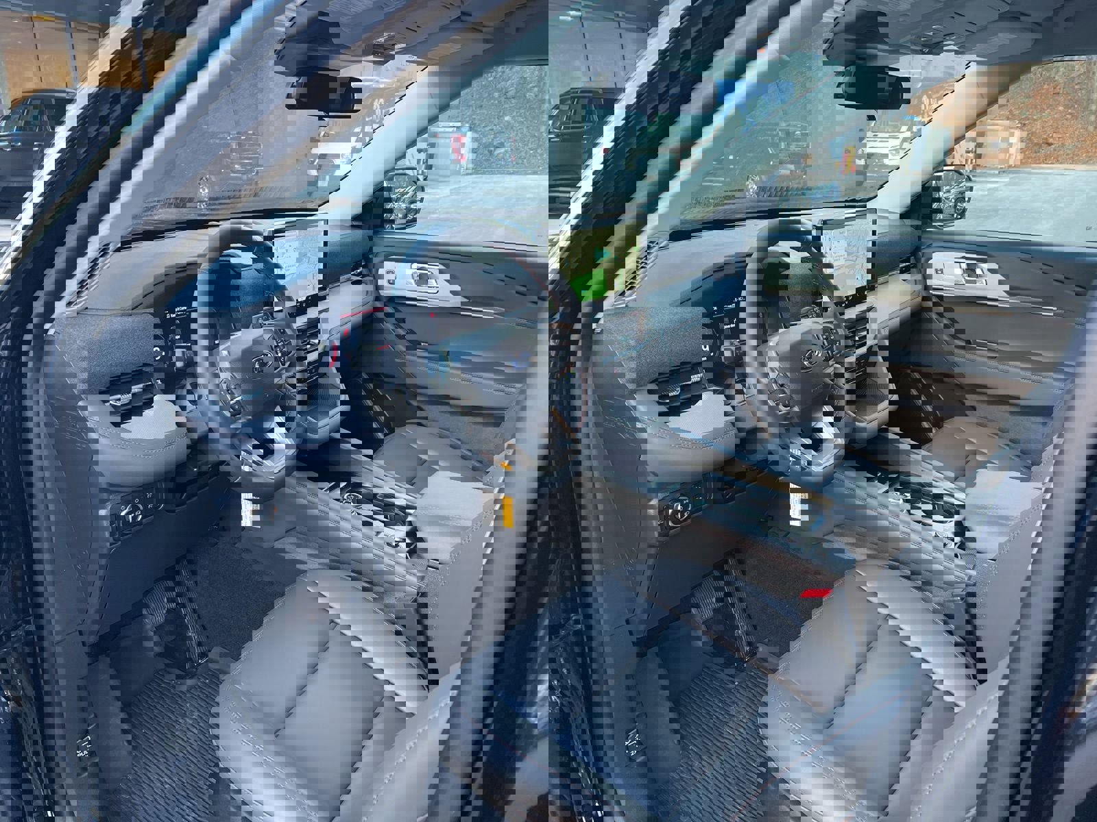 New 2025 Ford Explorer Active w/ Active Comfort Package image 19