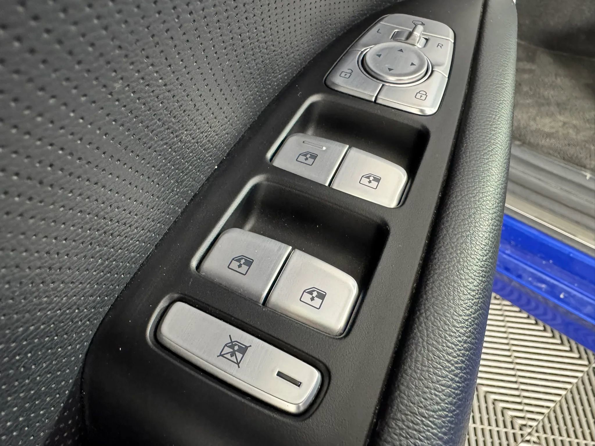 Used 2023 Genesis G70 2.0T w/ Sport Prestige Package AWD/4WD image 42