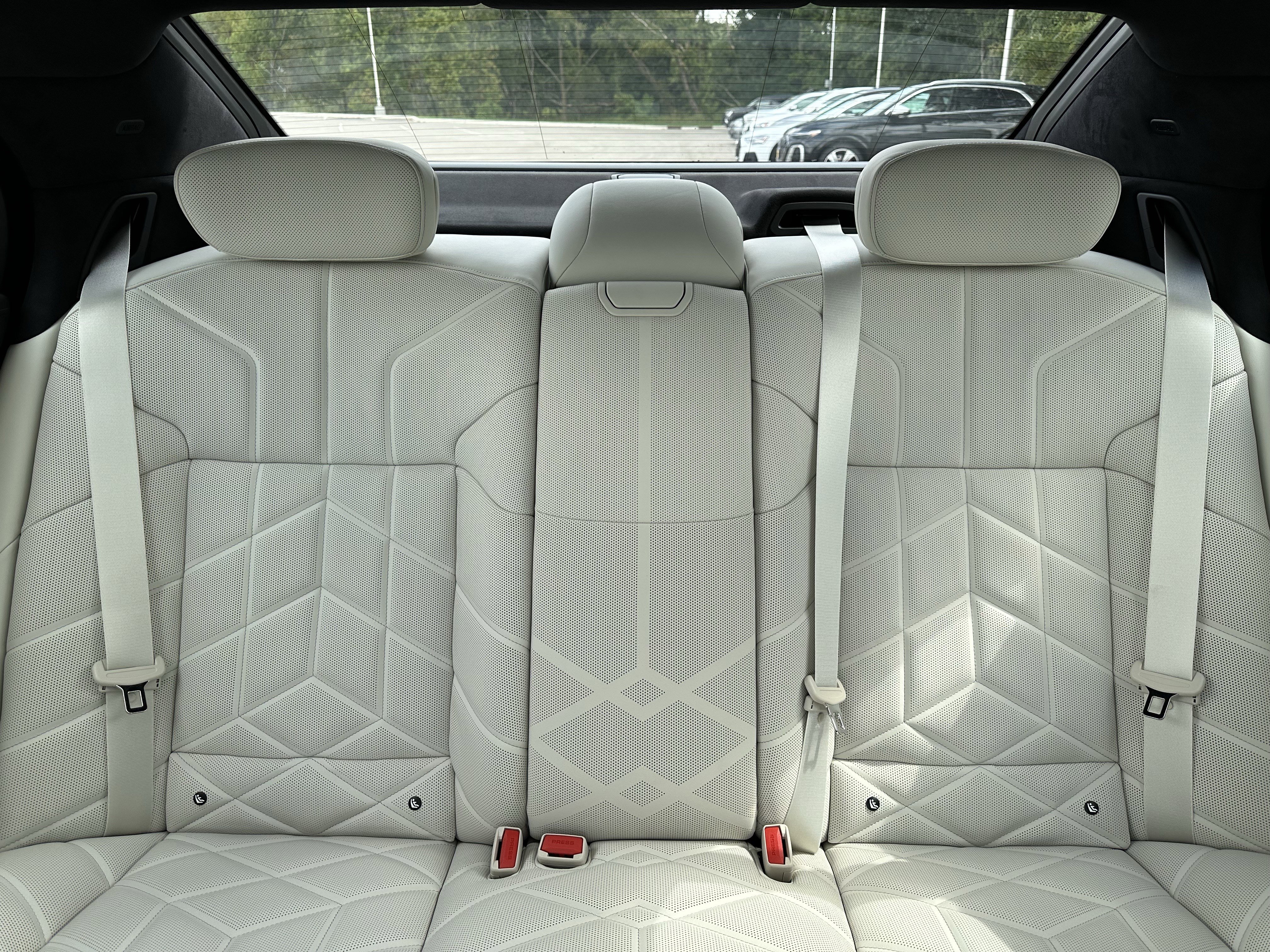 New 2026 BMW 760i xDrive w/ Executive Package image 18