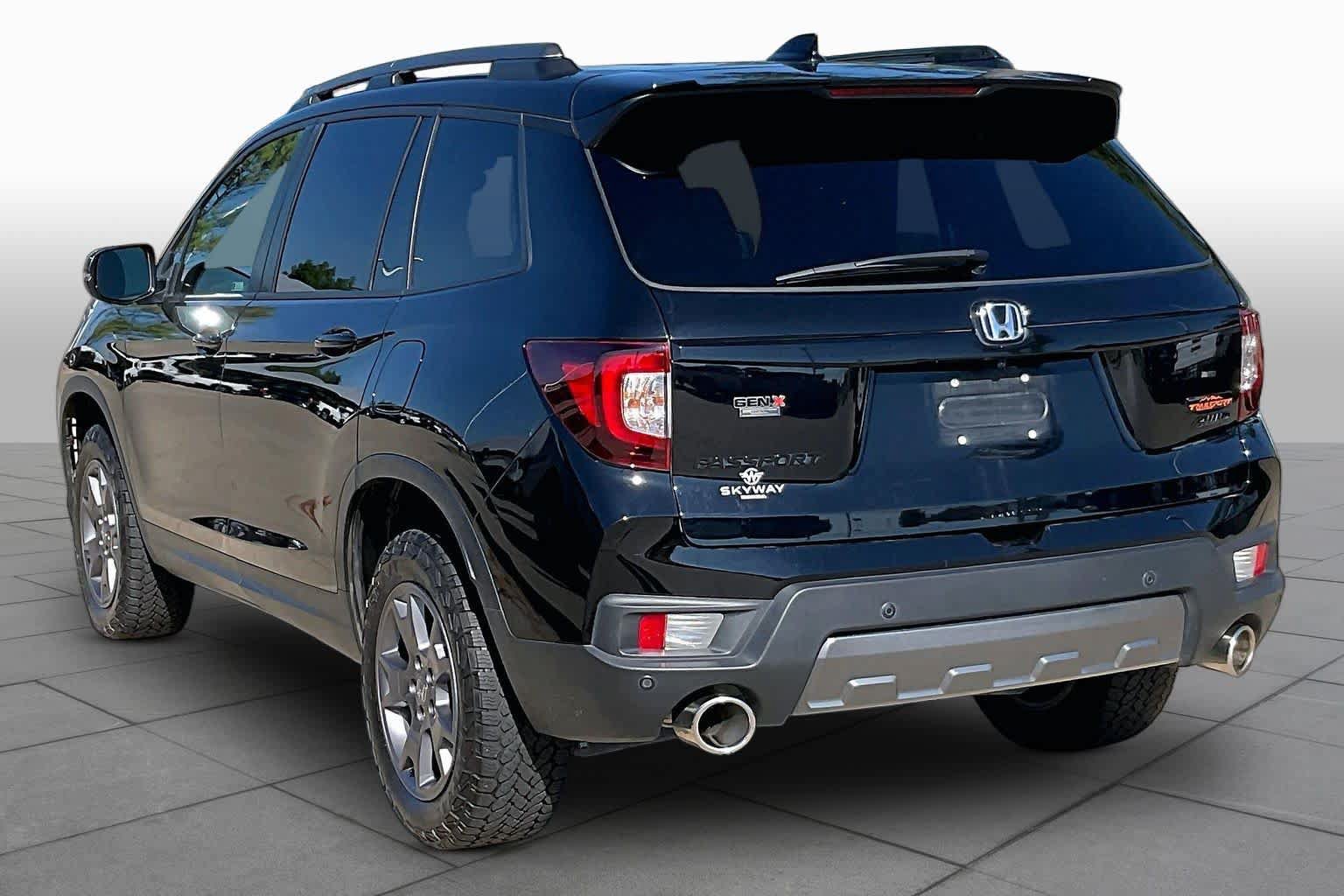 Used 2024 Honda Passport TrailSport image 12