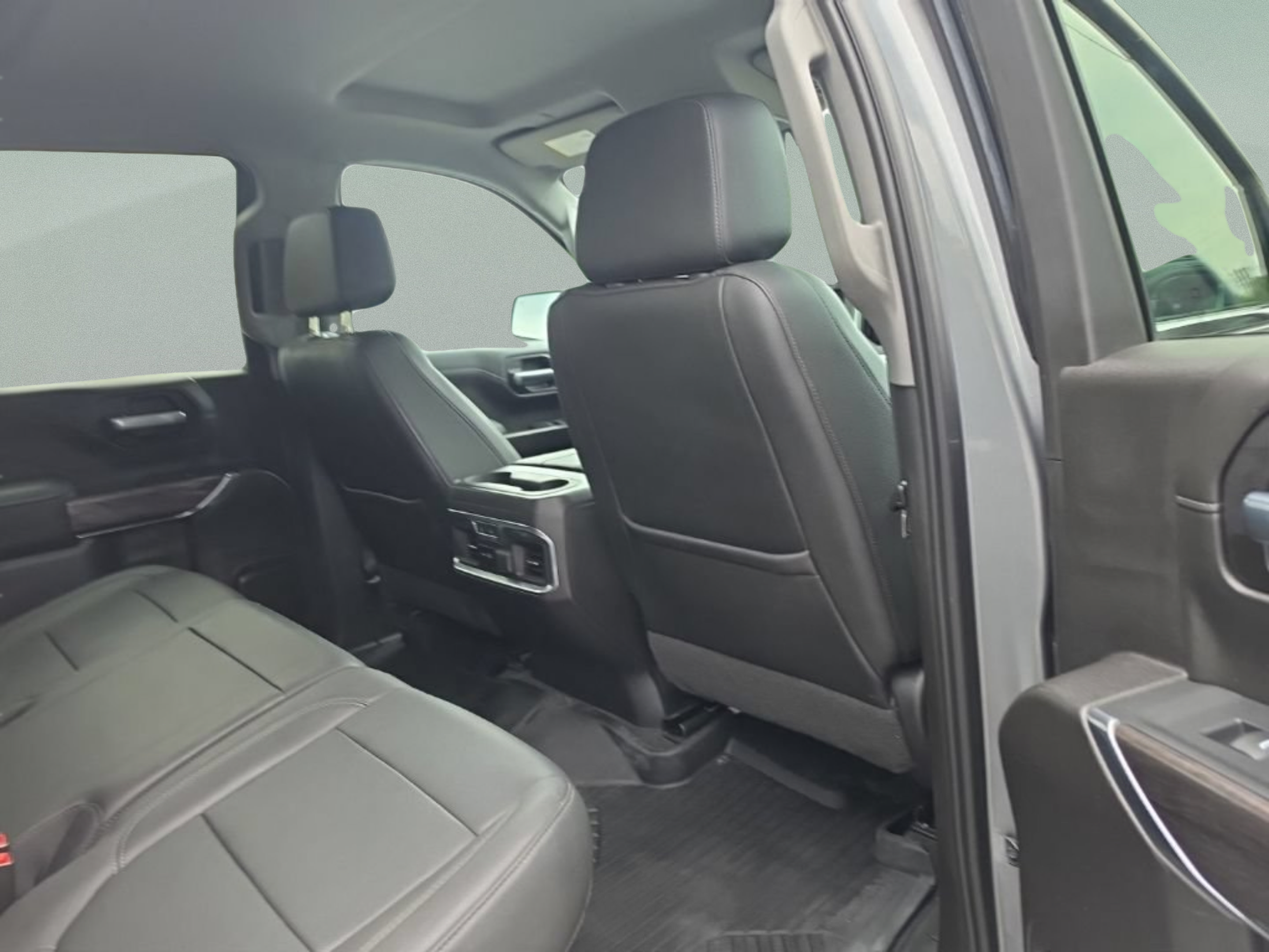 Used 2021 Chevrolet Silverado 1500 LTZ AWD/4WD image 31