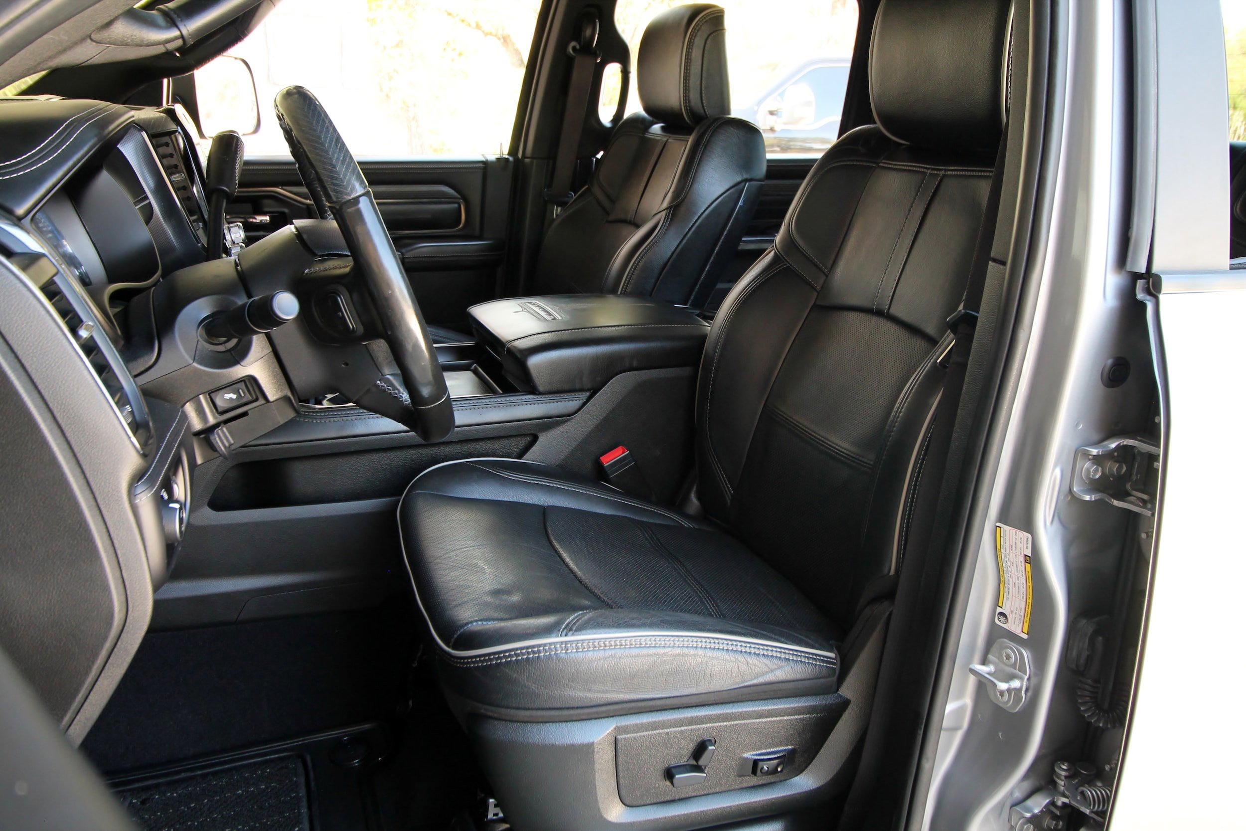Used 2022 RAM 3500 Limited w/ Night Edition image 25