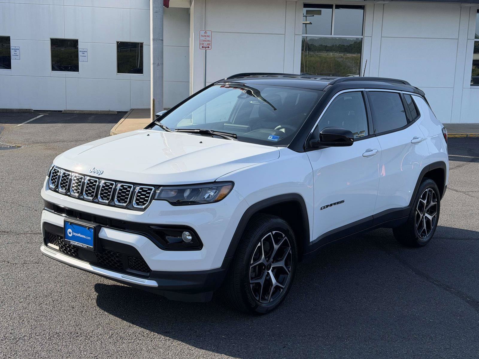 Used 2025 Jeep Compass Limited AWD/4WD image 4