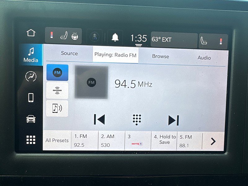 Used 2022 Chrysler Voyager LX image 21
