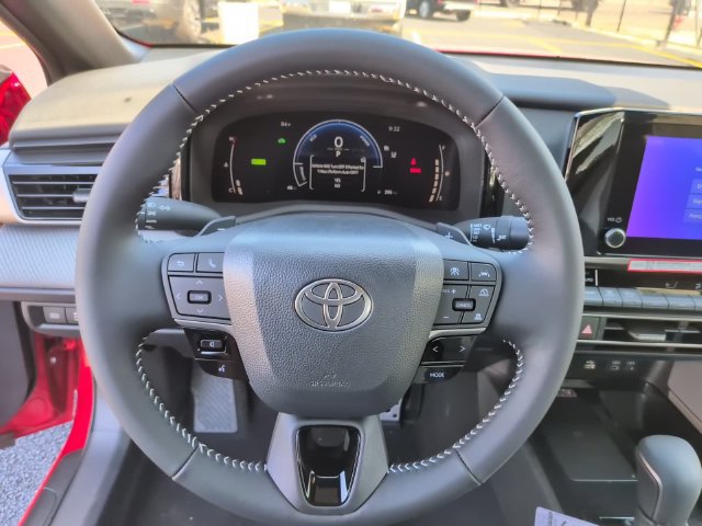 Used 2026 Toyota Camry SE FWD image 14