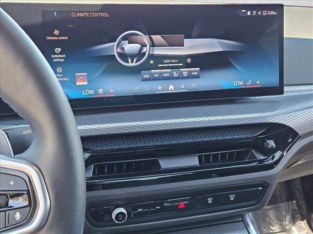 Used 2025 BMW 330i Sedan w/ M Sport Package image 14