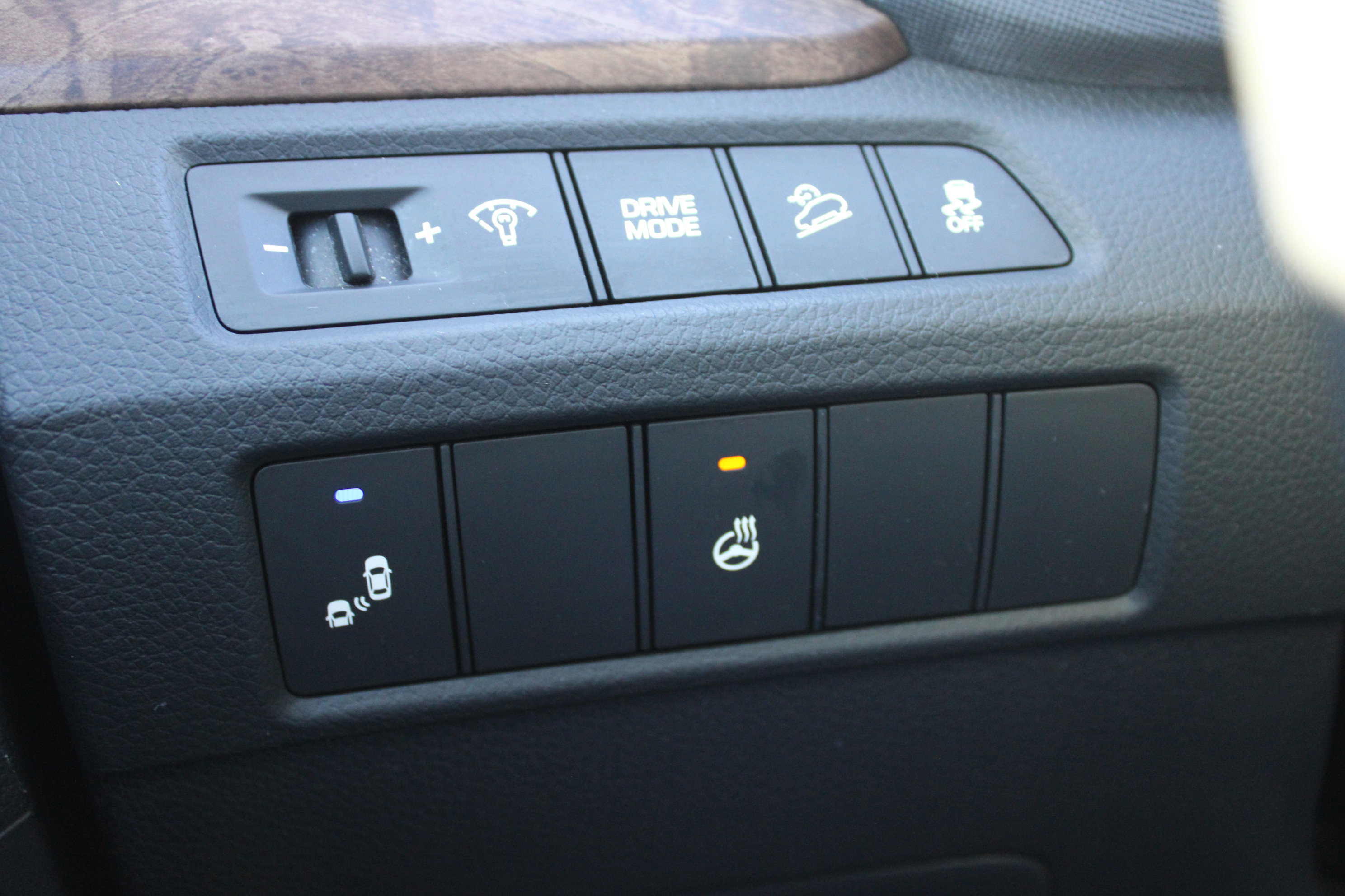 Used 2018 Hyundai Santa Fe Sport image 14