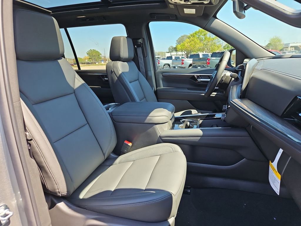 New 2026 Chevrolet Suburban Z71 w/ Comfort Package AWD/4WD image 21