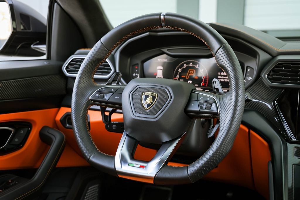 Used 2022 Lamborghini Urus image 42