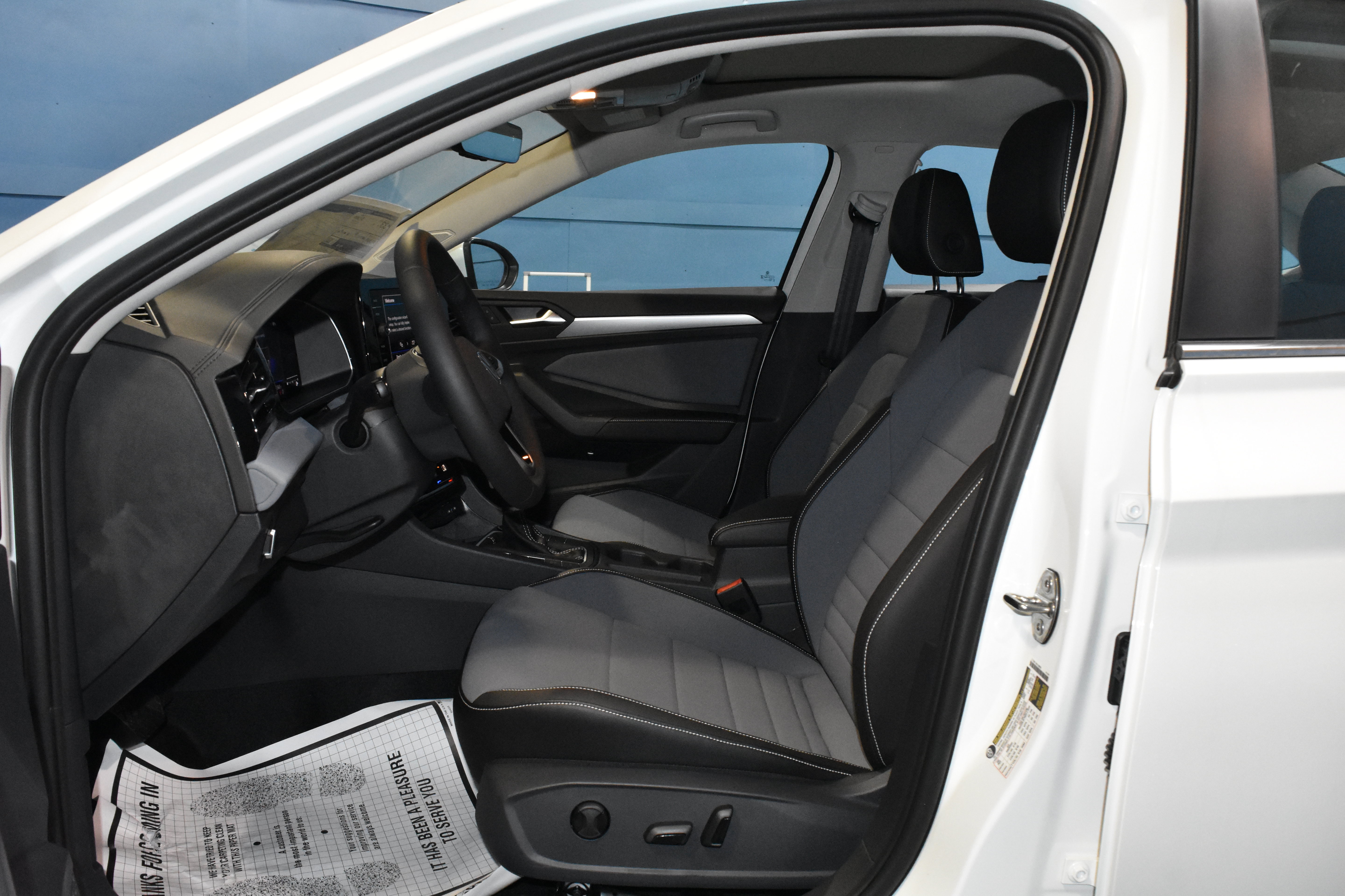 New 2026 Volkswagen Jetta SE FWD image 6