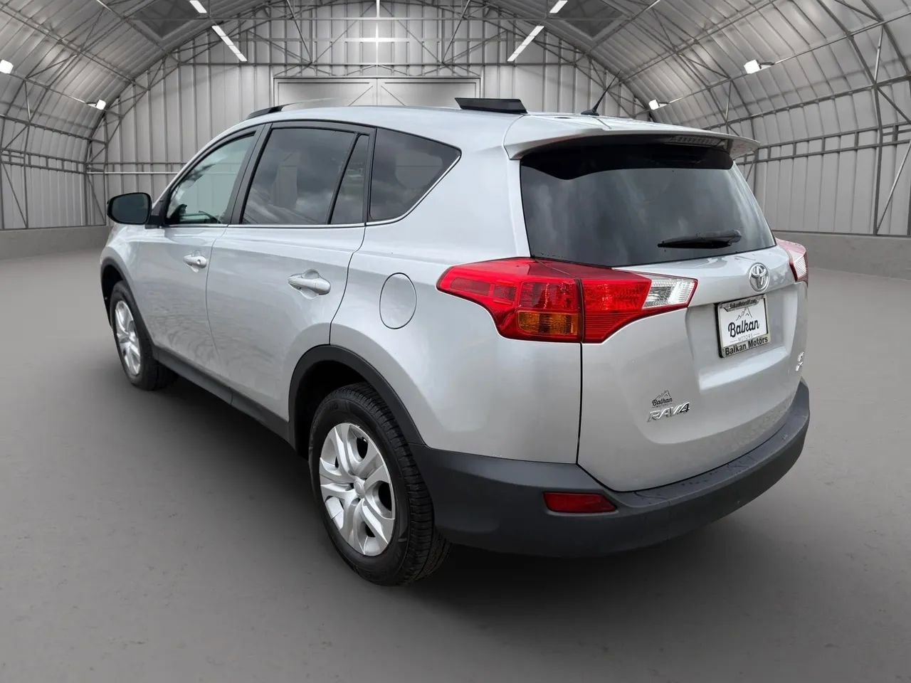 Used 2015 Toyota RAV4 LE AWD/4WD image 9