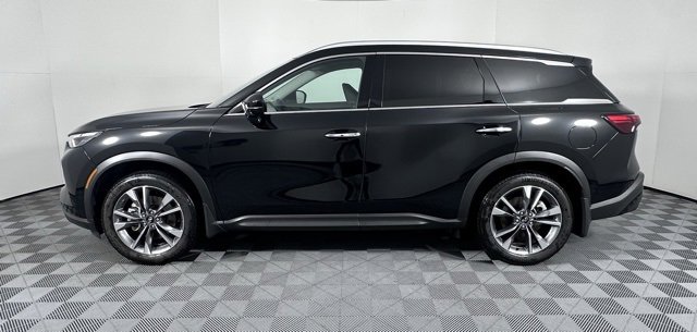 Certified 2025 INFINITI QX60 Luxe w/ Vision Package image 4