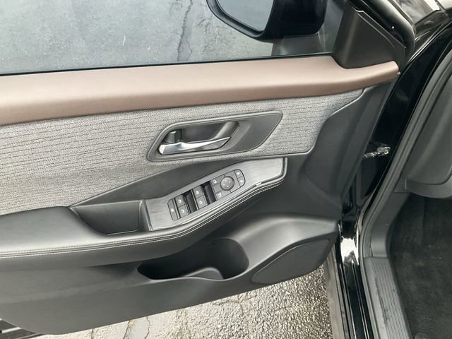 Certified 2023 Nissan Rogue SV image 27