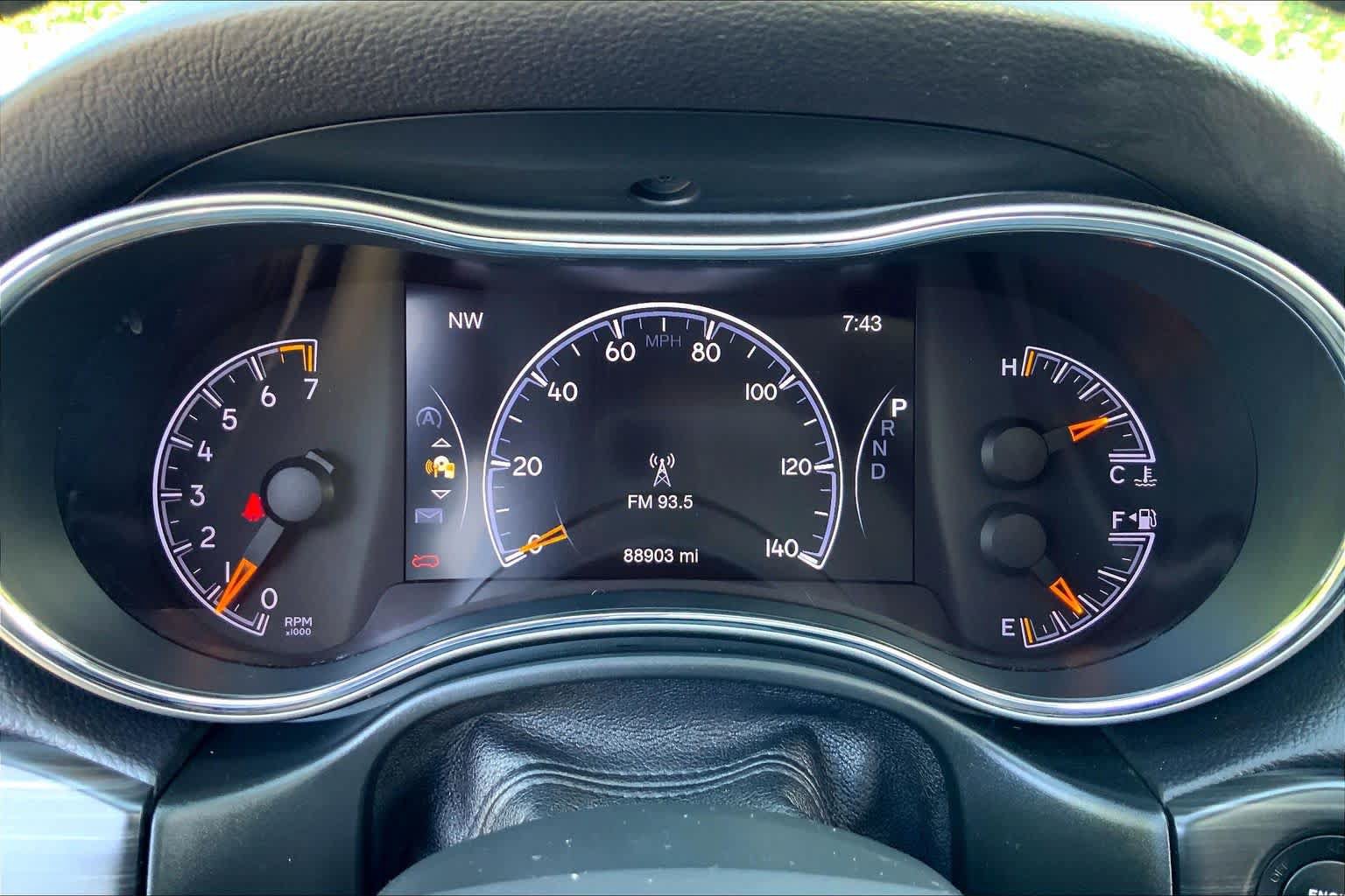 Used 2019 Jeep Grand Cherokee Limited AWD/4WD image 26