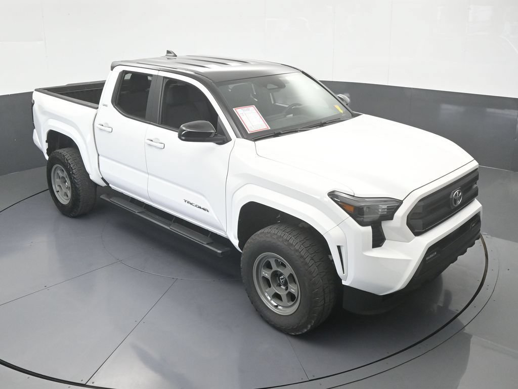 Used 2025 Toyota Tacoma SR5 AWD/4WD image 52