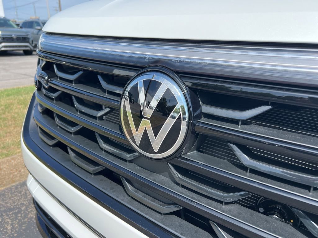 New 2026 Volkswagen Atlas Cross Sport SEL R-Line image 10