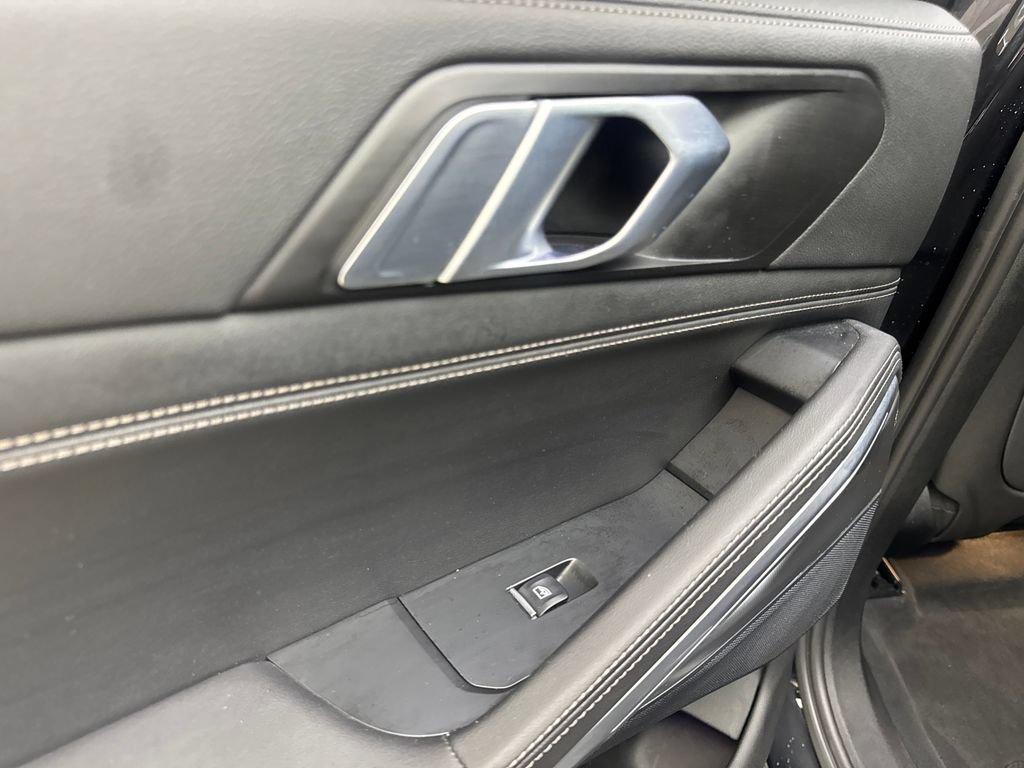 Used 2023 BMW X6 xDrive40i w/ M Sport Package AWD/4WD image 39