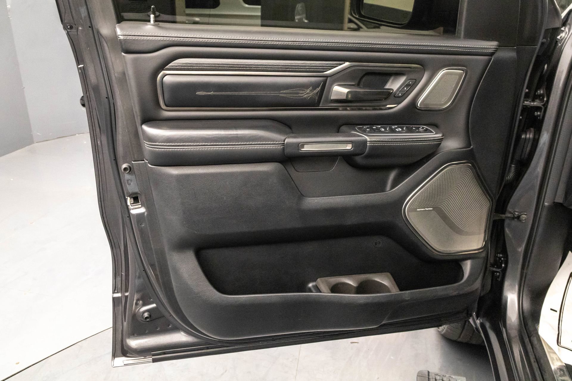 Used 2020 RAM 1500 Limited image 29