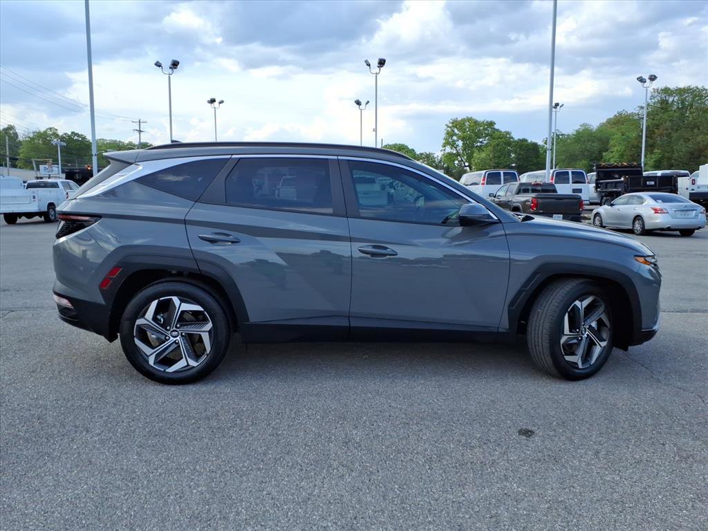 Used 2024 Hyundai Tucson SEL w/ Convenience Package FWD image 3