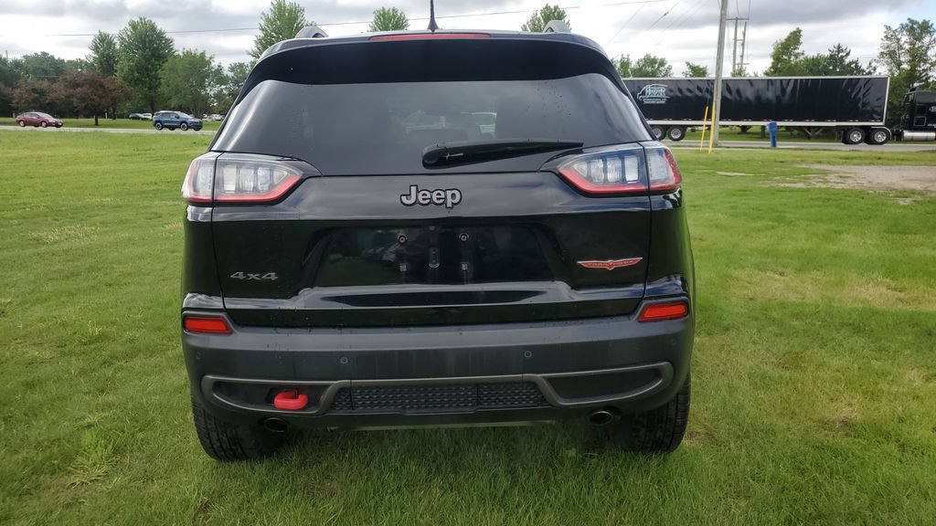 Used 2019 Jeep Cherokee Trailhawk w/ Cold Weather Group AWD/4WD image 3